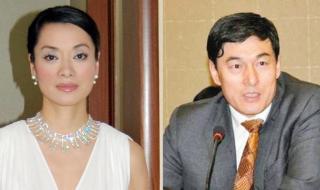 毛阿敏一家子的合照